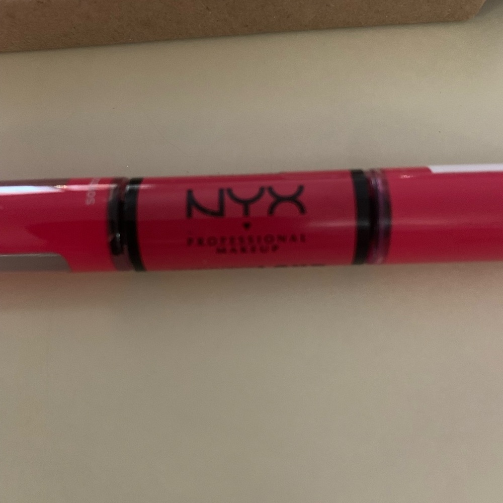 NYX Bold  Lip Color